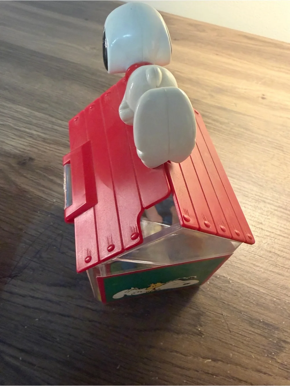 Vintage Peanuts Snoopy Doghouse Candy Container UFS Red Roof Plastic Toy